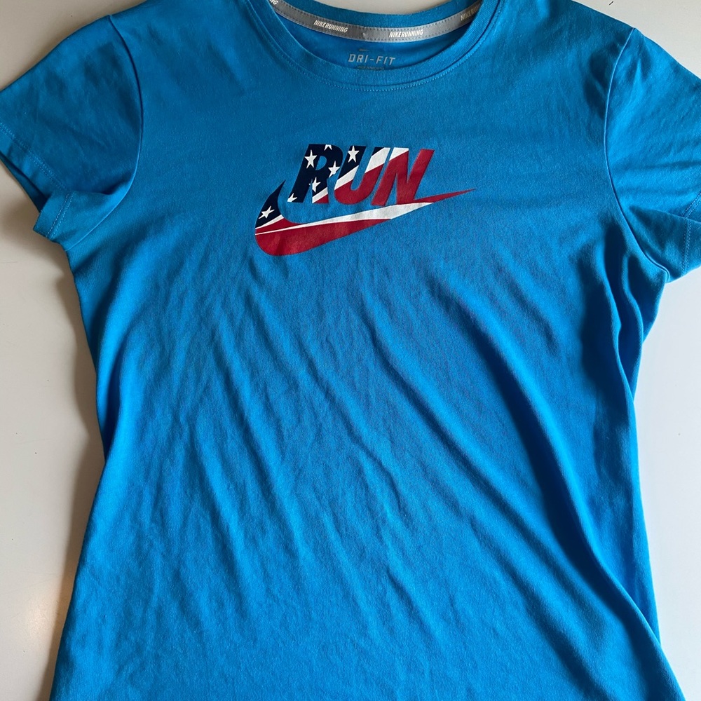 Nike tee